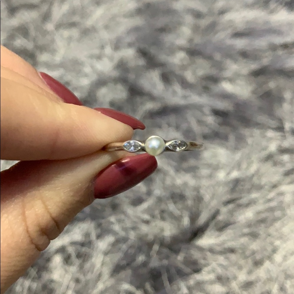 Pandora silver ring with pearl